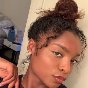 Meet your Posher, Maya